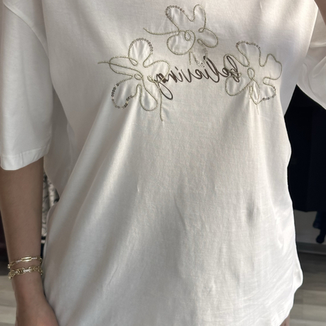 Pul detaylı tişört 