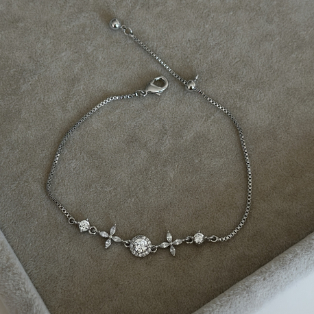 Silver mekanizmalı flowers bileklik 