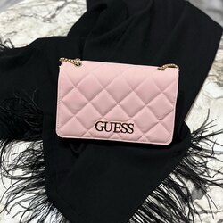 Guess Kapitone Model