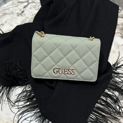 Guess Kapitone Model