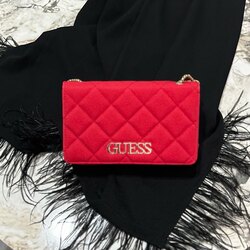 Guess Kapitone Model 
