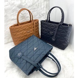 PRADA ÇANTA