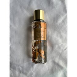 Victoria’s secret daring peach daisy vücut spreyi