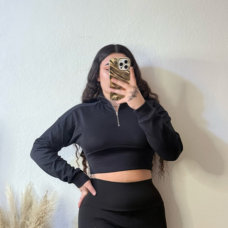 Yarım fermuarlı siyah crop sweetshirt