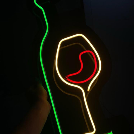Neon şarap şişesi pleksi 