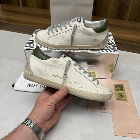 Golden Goose 