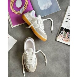 SNEAKERS rahat ve şık 