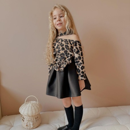 Leopar Omuz ve Fiyonk Detaylı Elbise