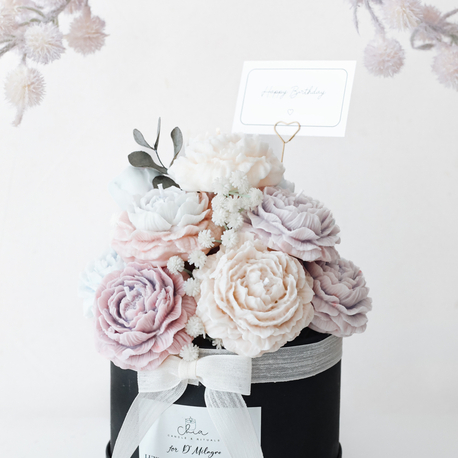 Lilac Bloom Candle Bouquet