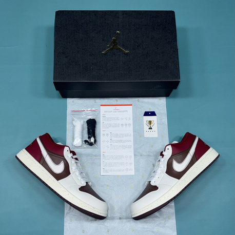 Jordan Low Yeni Yıl