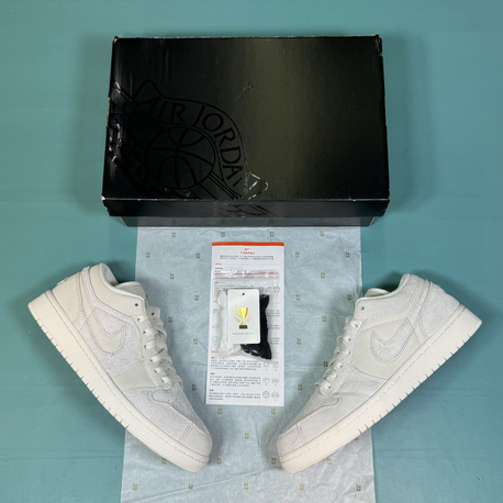 Jordan Low Sand