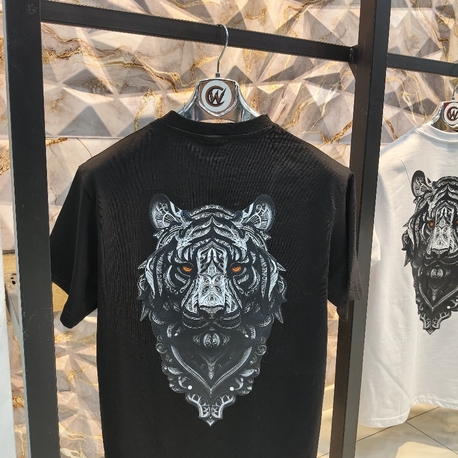 2011 Kaplan Gümüş Baskılı Siyah Basic T-Shirt
