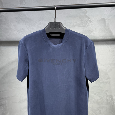 GIVENCHY T-SHIRT