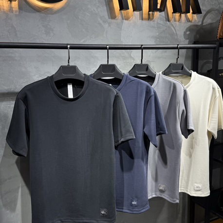 Alo Yoga T-shirt