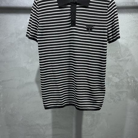 PRADA T-SHIRT