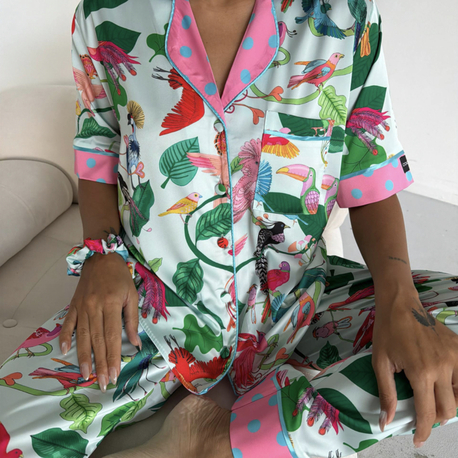 Çok renkli desenli pijama