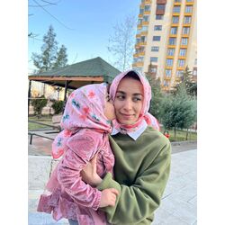 Anne kız Renkli fiyonk 