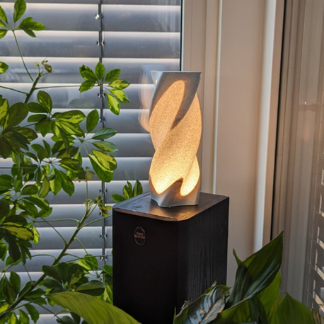 Modern Twist Spiral LED Masa Lambası - Dokulu Sıcak Işık