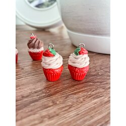 Çilekli cupcake küpe