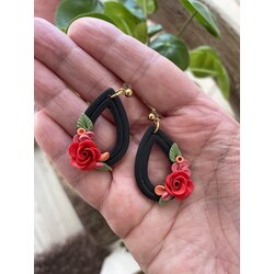 Siyah floral damla küpe