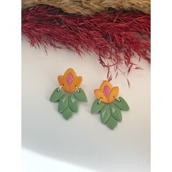 Sarı/pembe çiçekli yaprak küpeler