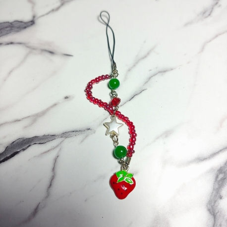 çilek telefon charm