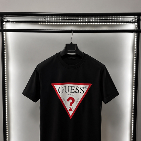 Guess Kırmızı Detay Tişört