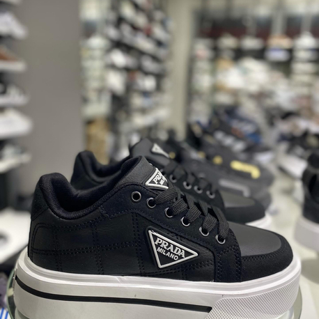 Prada Downtown Kalın Tabanlı Siyah Kadın Sneakers