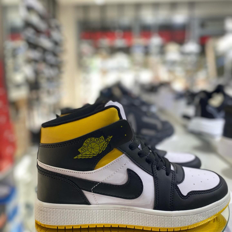 Air Jordan 1 High – Siyah / Sarı ve Beyaz (Yellow Toe) Sneakers