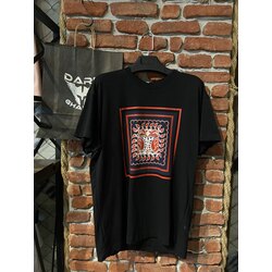 Erkek Siyah Kırmızı Baskılı Tişört