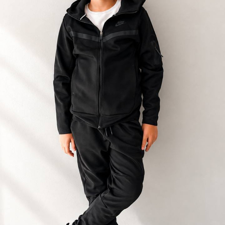 NİKE   Tech Model 