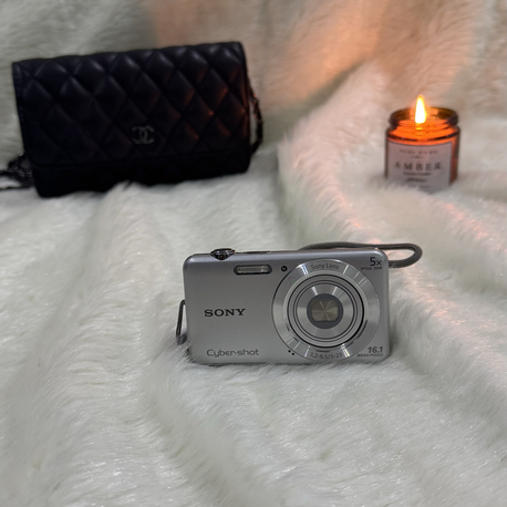 Sony cybershot W710