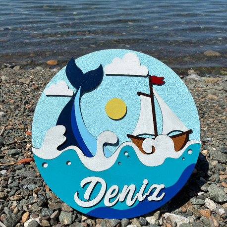 Özel İsimli Ahşap Bebek Kapı Süsü - 30 cm Denizci/Balina Temalı El Boyaması