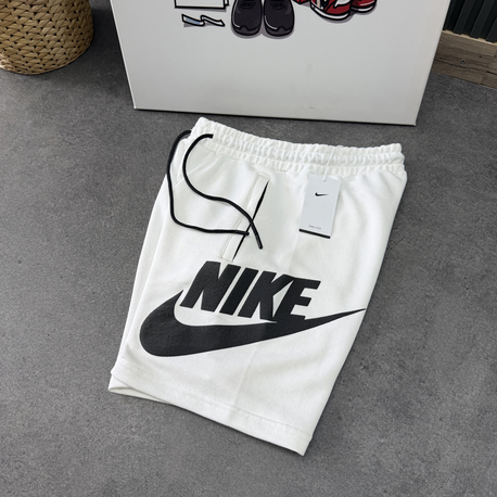 Nike Big Swoosh Logo Şort | Krem