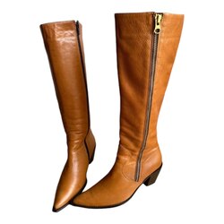 brown boots