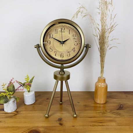 Eskitme Metal Mini Tripod Kaos Masa Saati 45×26 cm