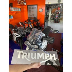 Triumph duvar logosu