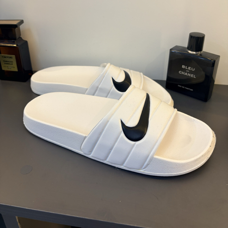 Nike Calm Beyaz Terlik 