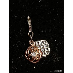 Sallantılı Taşlı Çiçek Charm