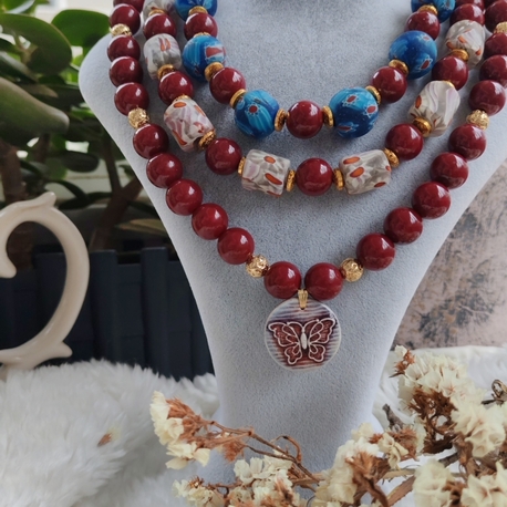 Bordo aşkı ortadaki model