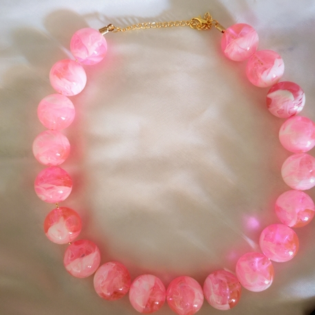 Pembe Akrilik Boncuk Kolye