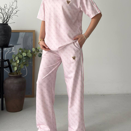 Guess pembe ikili takım