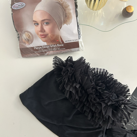 Penye dikişli fırfırlı bone