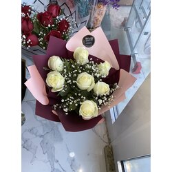 Canlı Beyaz Gül Buketi ( 7 Gül)