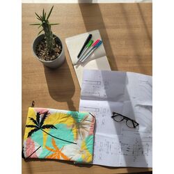 palmiye desenli laptop yuvası