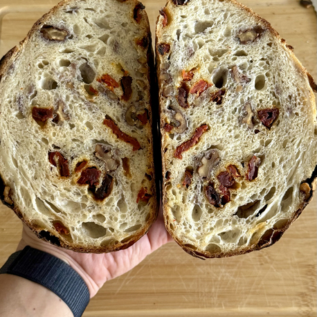 930g %100 Ekşi Mayalı Kuru Domatesli Cevizli 