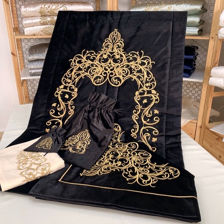 ZÜMRÜT KADİFE SECCADE BOHÇA TAKIMI (SİYAH-GOLD)