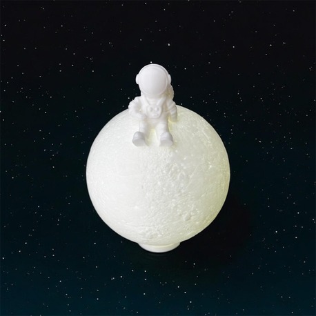 Astronot Moon Lamba Model
