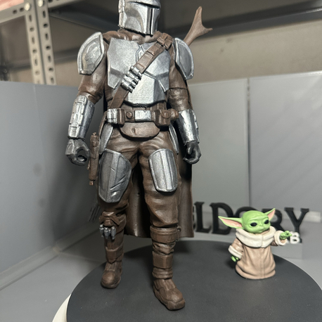 El Boyaması Mandalorian & Grogu (Baby Yoda) 3D Figür – Koleksiyonluk Dekor – 27 cm