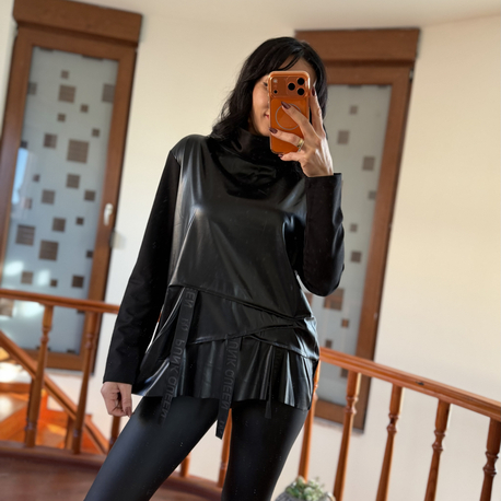 Deri Detay Tasarım Bluz